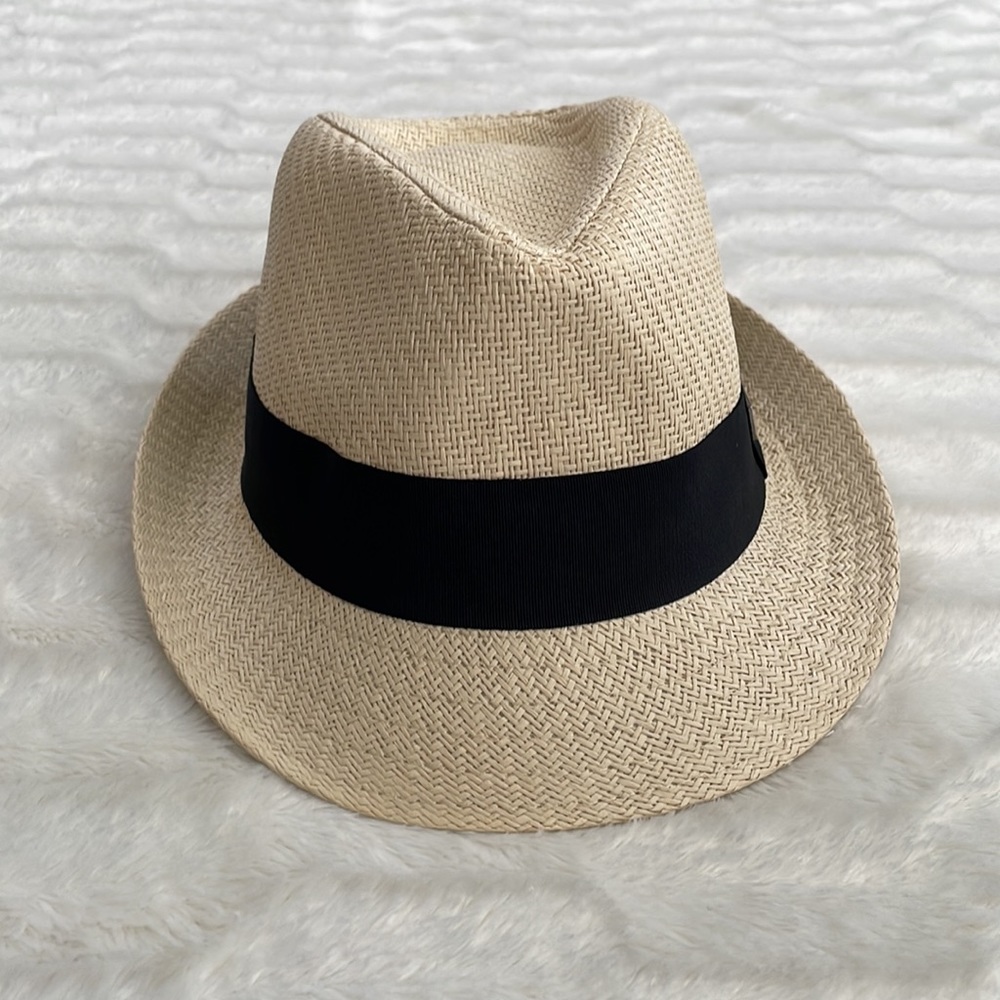 Fedora - Picture 2 of 8